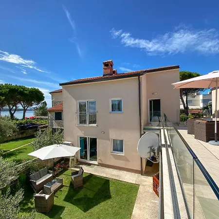 Gardenia Three Apartment
